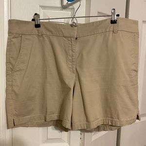 Loft Outlet 6" Khaki Shorts